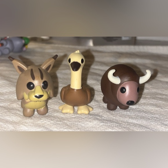 Roblox Adopt me Figurines. 15 figurines total, and 8 eggs! - Picture 5 of 8